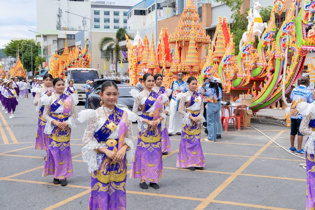 คณะครุศาสตร์ฯ ร่วมเดินขบวนสืบสานประเพณีลากพระและตักบาตรเทโว ประจำปี 2569เสริมสร้างความสัมพันธ์อันดีระหว่างมหาวิทยาลัย วัด และชุมชน - มทร.ศรีวิชัย (RMUTSV)