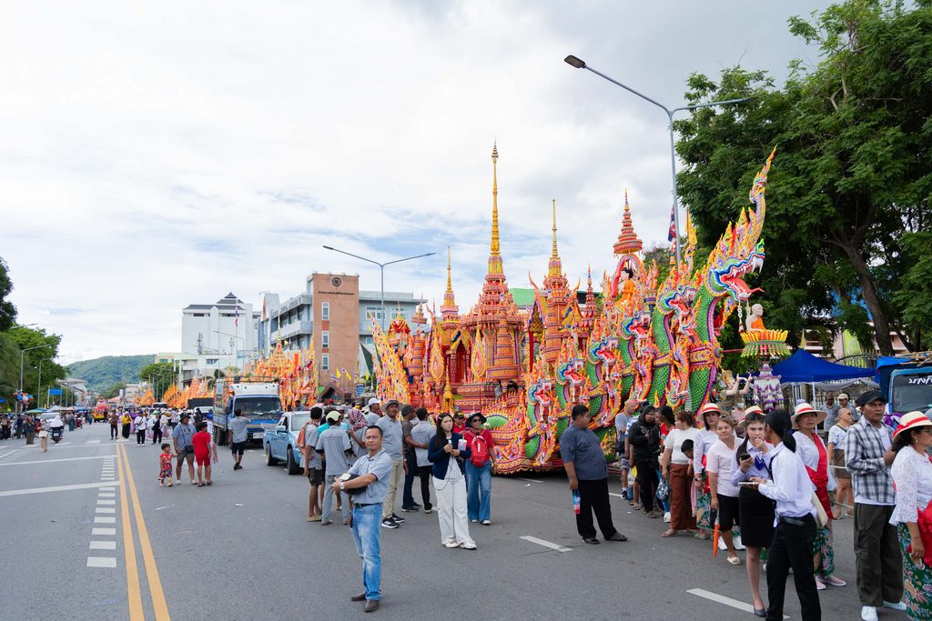 คณะครุศาสตร์ฯ ร่วมเดินขบวนสืบสานประเพณีลากพระและตักบาตรเทโว ประจำปี 2569เสริมสร้างความสัมพันธ์อันดีระหว่างมหาวิทยาลัย วัด และชุมชน - มทร.ศรีวิชัย (RMUTSV)