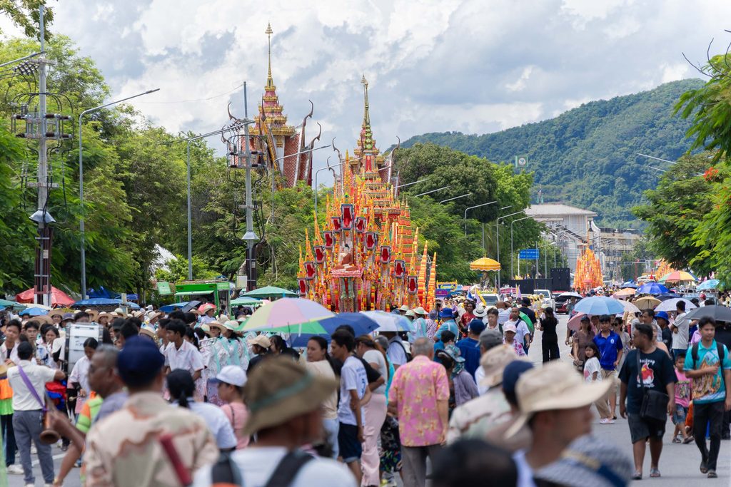 คณะครุศาสตร์ฯ ร่วมเดินขบวนสืบสานประเพณีลากพระและตักบาตรเทโว ประจำปี 2569เสริมสร้างความสัมพันธ์อันดีระหว่างมหาวิทยาลัย วัด และชุมชน - มทร.ศรีวิชัย (RMUTSV)
