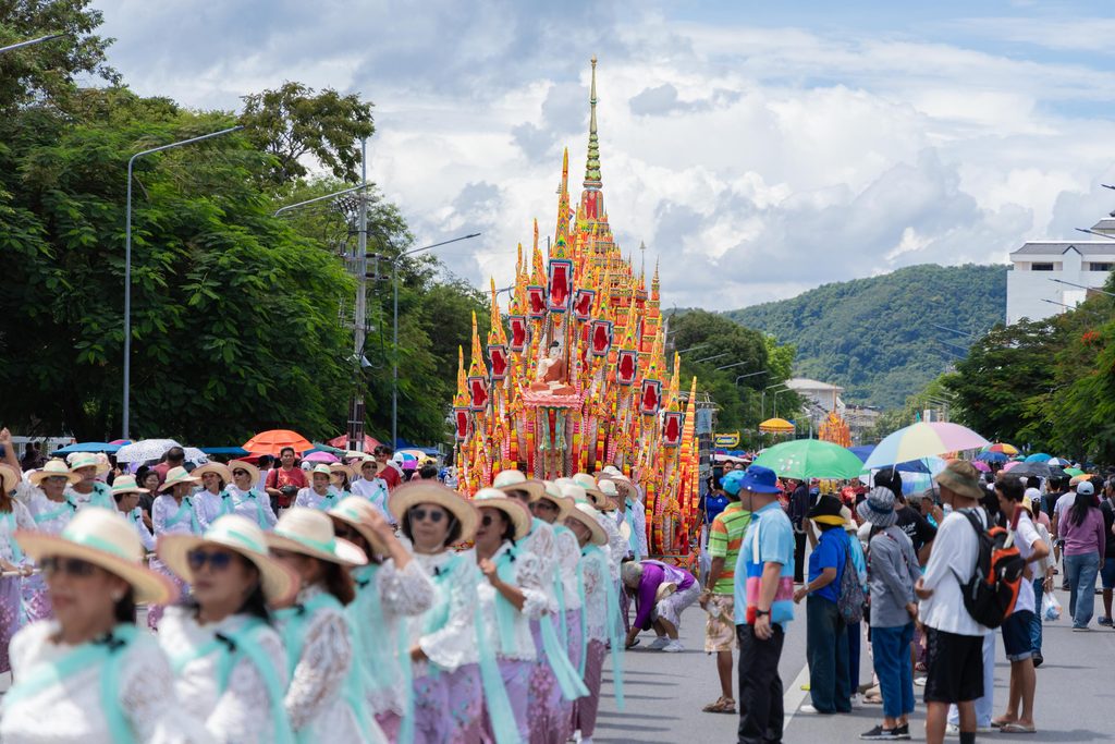 คณะครุศาสตร์ฯ ร่วมเดินขบวนสืบสานประเพณีลากพระและตักบาตรเทโว ประจำปี 2569เสริมสร้างความสัมพันธ์อันดีระหว่างมหาวิทยาลัย วัด และชุมชน - มทร.ศรีวิชัย (RMUTSV)