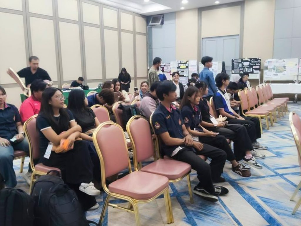 นักศึกษาสื่อสารมวลชน คณะครุศาสตร์ฯ มทร.ศรีวิชัย สร้างผลงานยอดเยี่ยม คว้าสิทธิ์ผ่านเข้ารอบ 10 ทีมสุดท้ายครบทั้ง 4 ทีม บนเวที HACK HATYAI 2026 - มทร.ศรีวิชัย (RMUTSV)