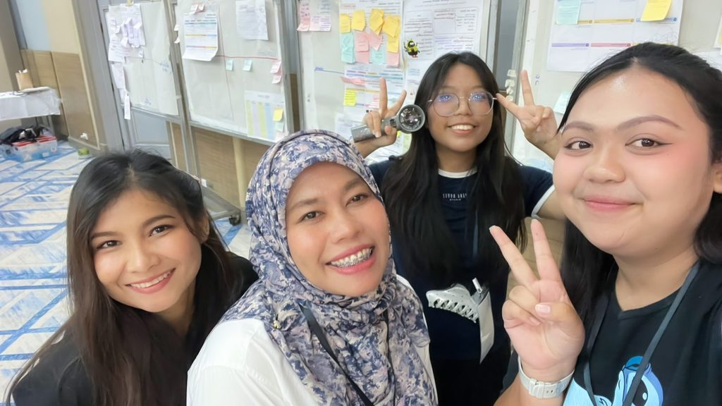 นักศึกษาสื่อสารมวลชน คณะครุศาสตร์ฯ มทร.ศรีวิชัย สร้างผลงานยอดเยี่ยม คว้าสิทธิ์ผ่านเข้ารอบ 10 ทีมสุดท้ายครบทั้ง 4 ทีม บนเวที HACK HATYAI 2026 - มทร.ศรีวิชัย (RMUTSV)